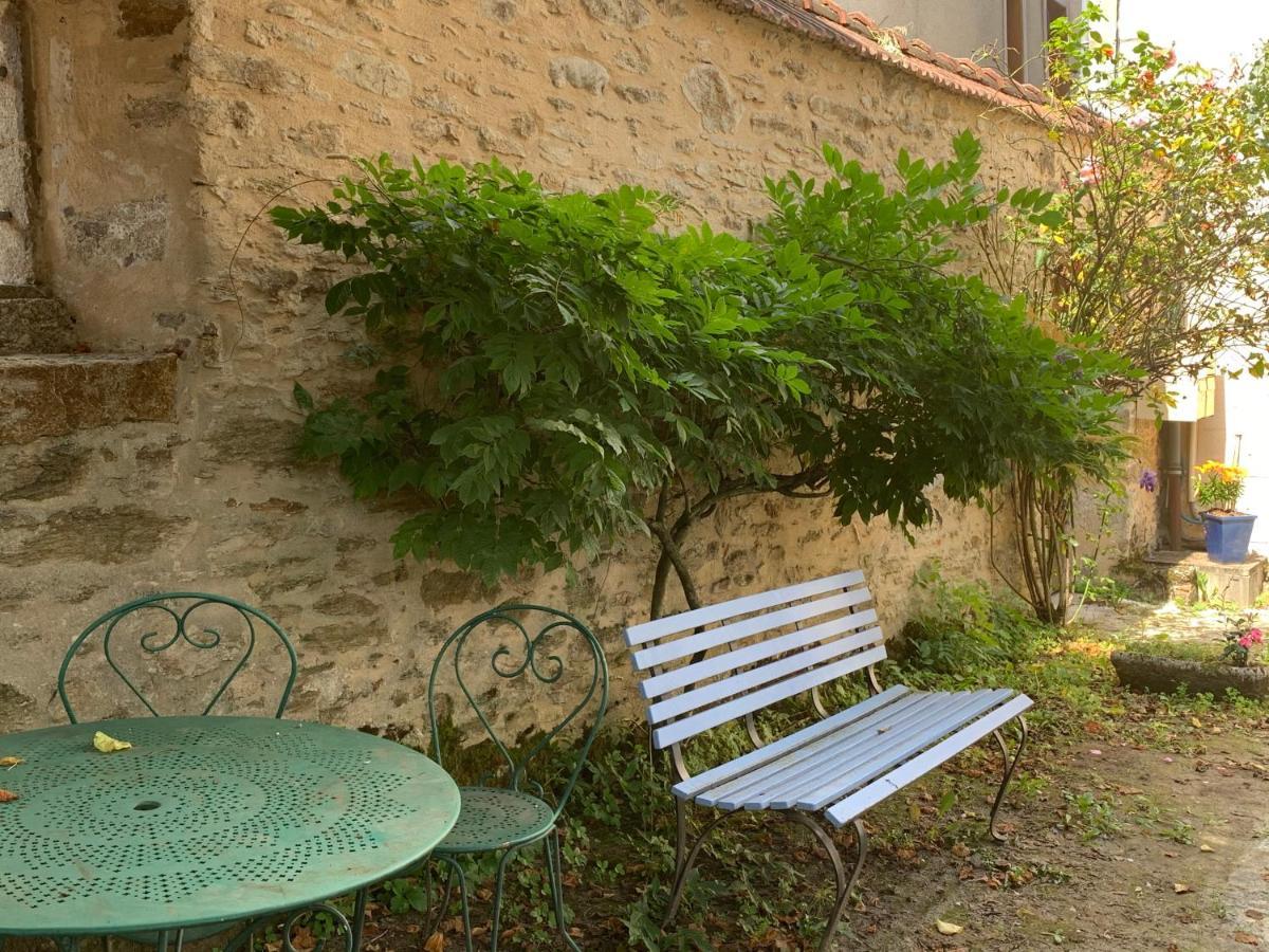 La Cour Pavee, T2 Lumineux, Cosy, Confort 55 M2 Saint-Léonard-de-Noblat Exterior foto